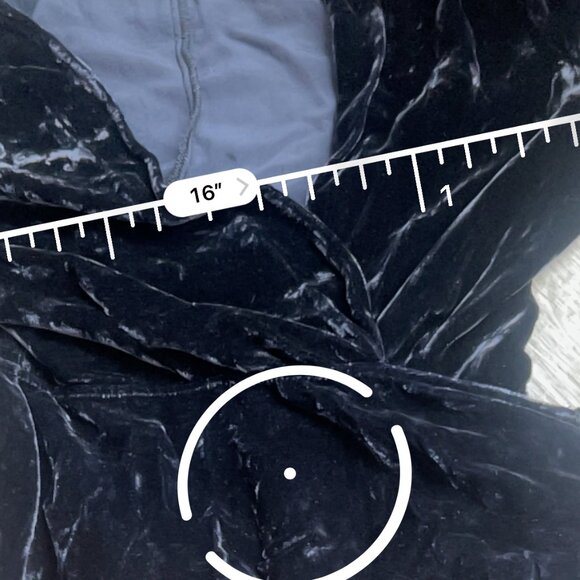 Reformation Plunging Black Bara Wrap Top size xs/s - Picture 15 of 15